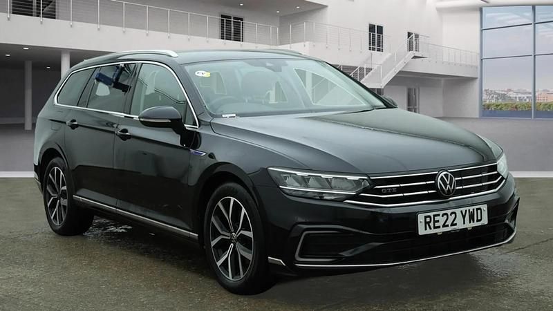Black Used 2022 VW Passat GTE Estate | £17,999 (Fair price) - Image 1/2