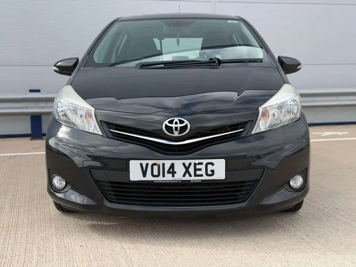 Used Toyota Yaris 2014 Black Hatchback