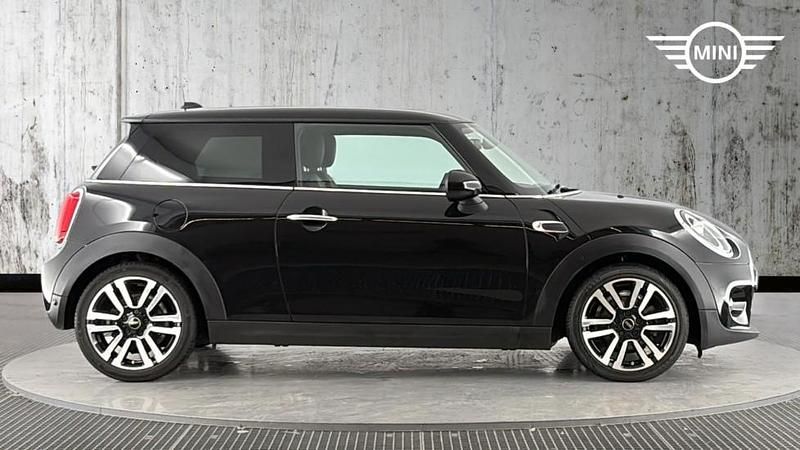 Begagnad Mini Cooper Exclusive 134 HK (98 kW) 2018 Svart Halvkombi