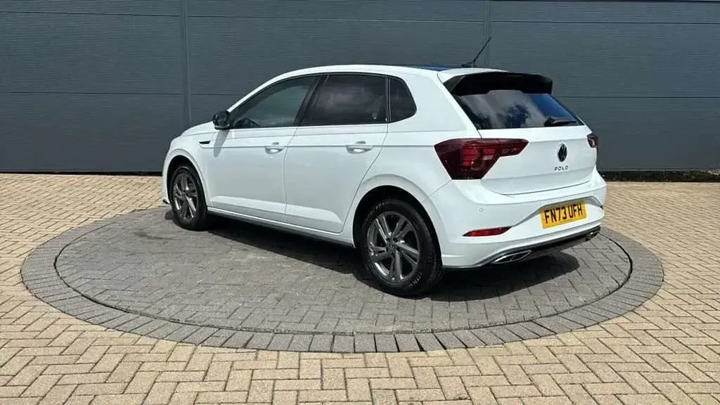 Used VW Polo R-line 95 HP (69 kW) 2023 White Hatchback