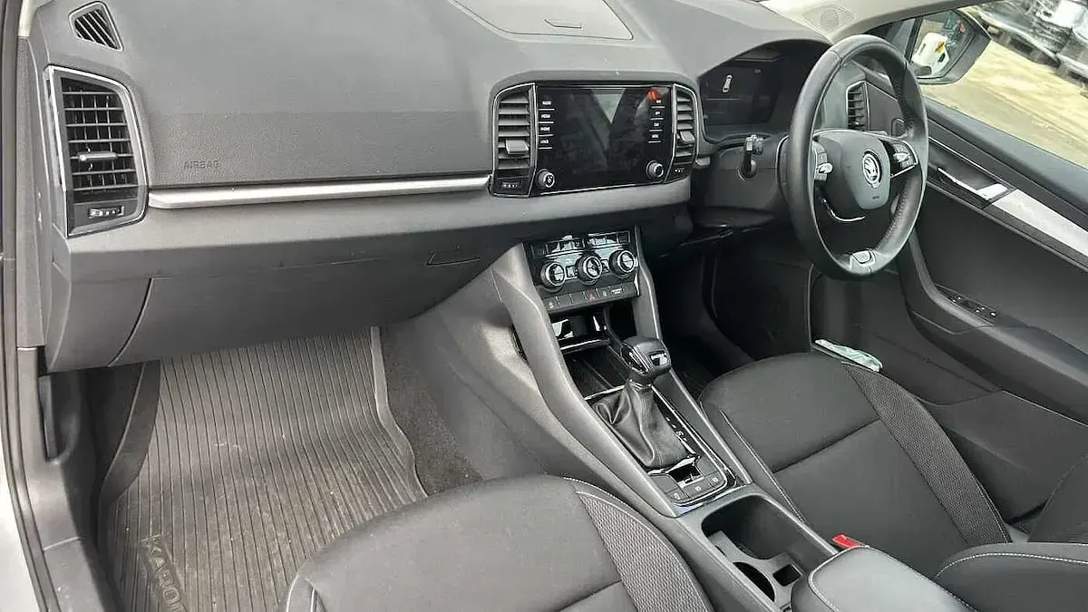 Gebraucht Skoda Karoq SE Drive 150 PS (110 kW) 2023 Silber SUV