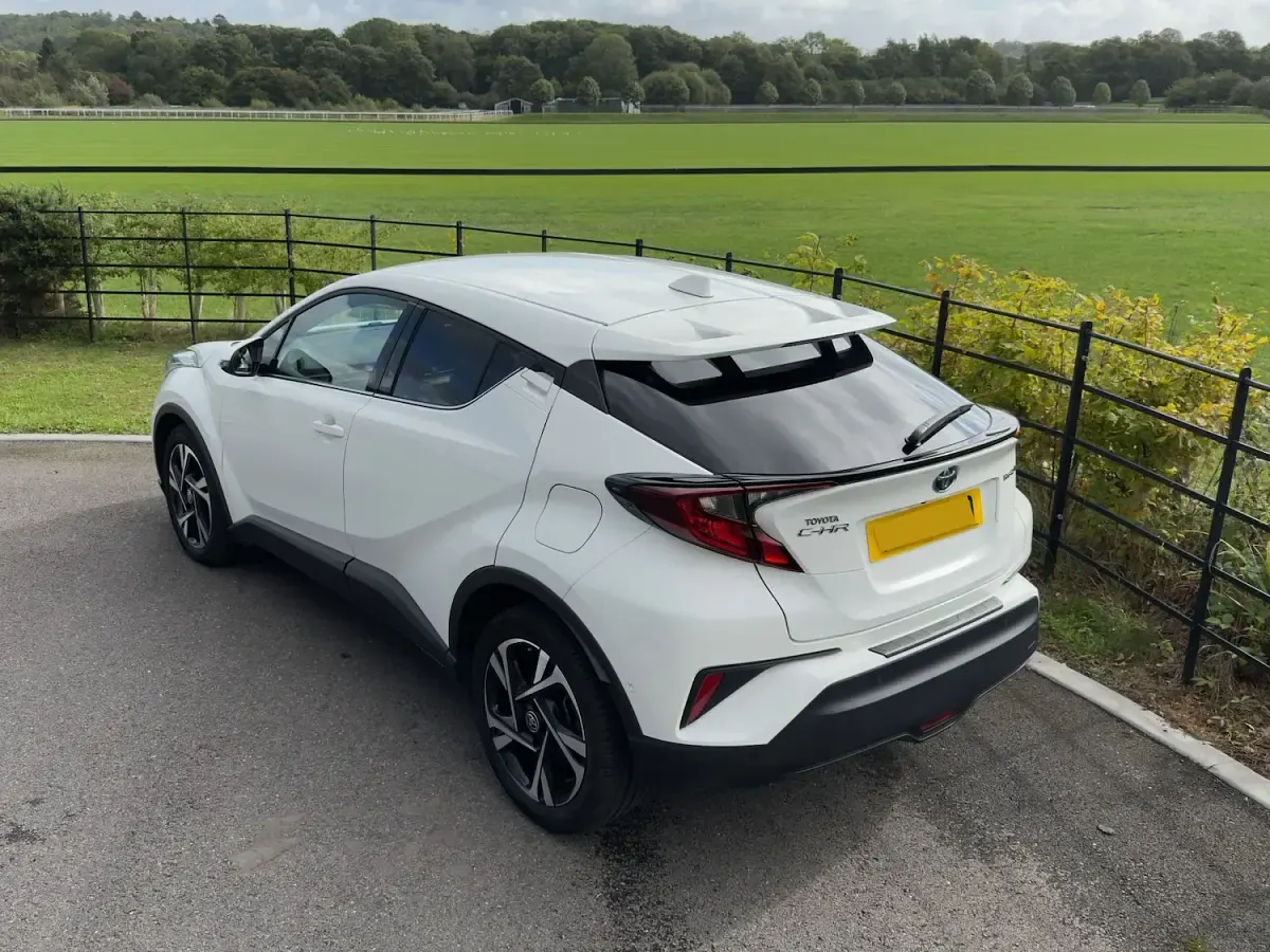 Used Toyota C-HR Design 122 HP (89 kW) 2022 White SUV