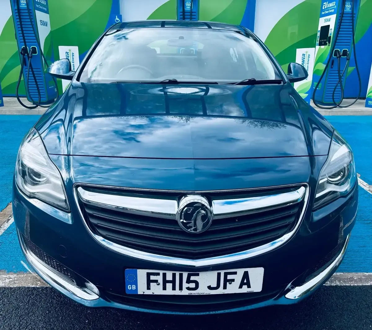 Used Vauxhall Insignia Design Edition 2015 Blue Hatchback
