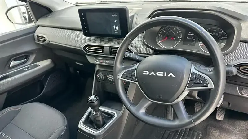 Gebraucht Dacia Sandero Expression 100 PS (73 kW) 2023 Grün Kleinwagen