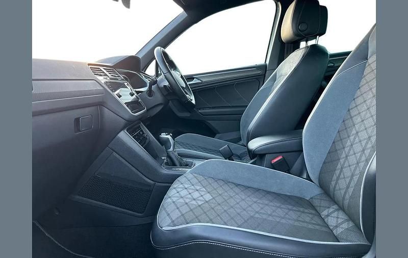 Used VW Tiguan R-line 150 HP (110 kW) 2022 White SUV