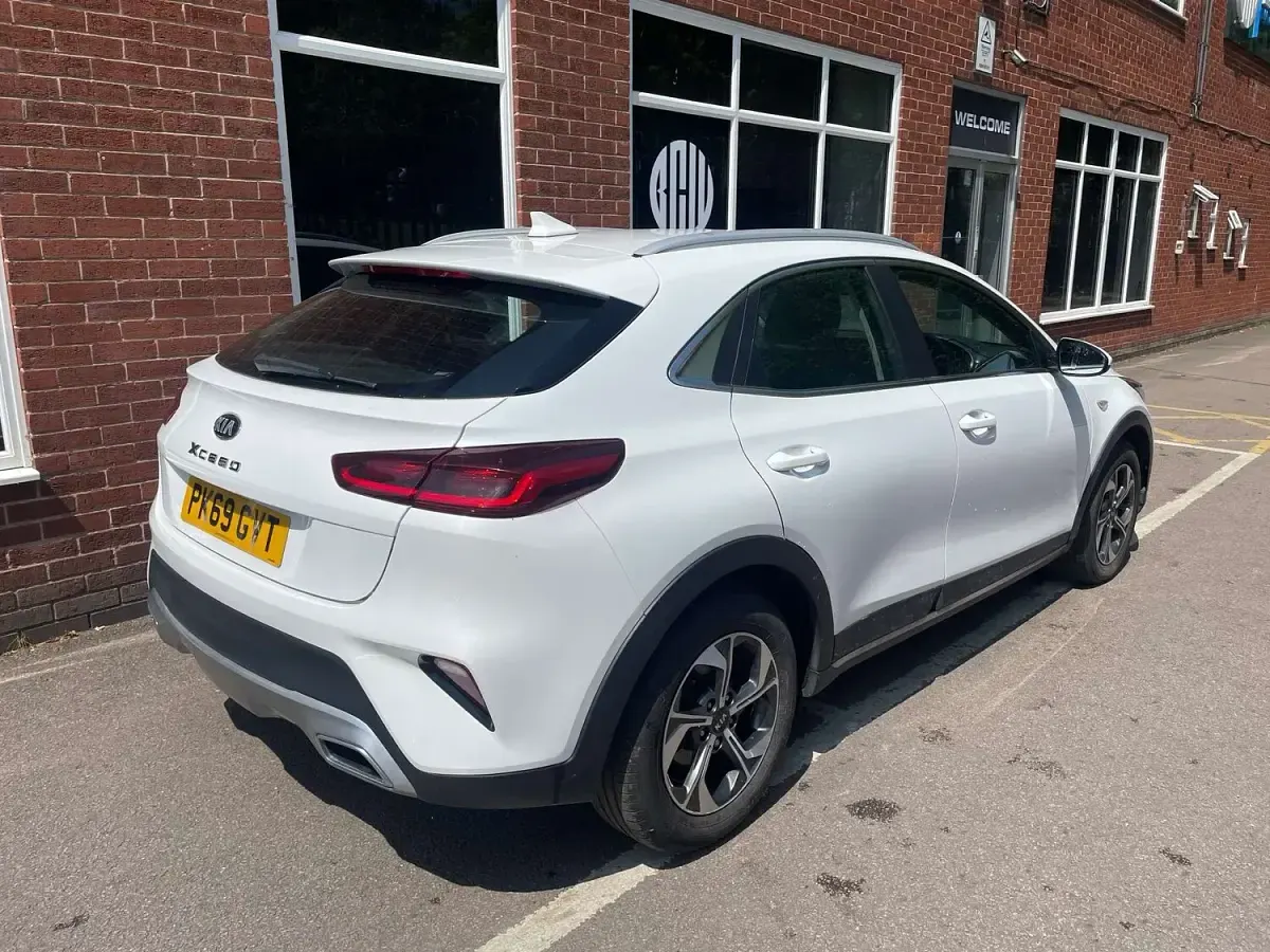 Used Kia XCeed 118 HP (86 kW) 2019 White SUV