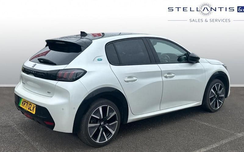Used Peugeot e-208 Premium 100 kW (136 HP) 2021 White Hatchback