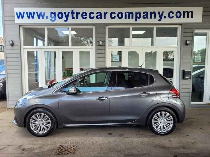 Second-hand Peugeot 208 Allure 2018 Gri Hatchback