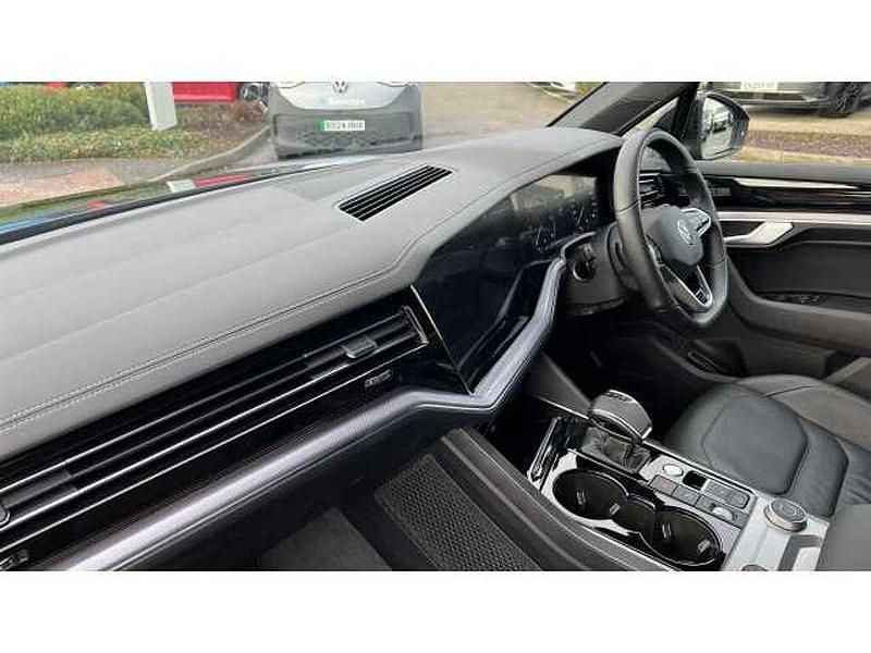 Used VW Touareg Black Edition 286 HP (210 kW) 2023 Black SUV