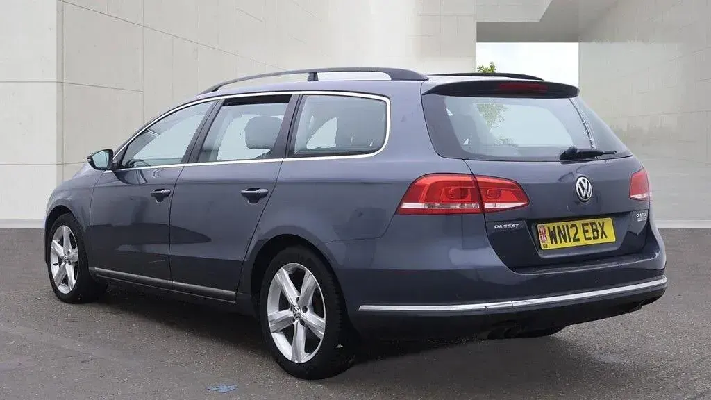 Used VW Passat SE 138 HP (101 kW) 2012 Grey Estate