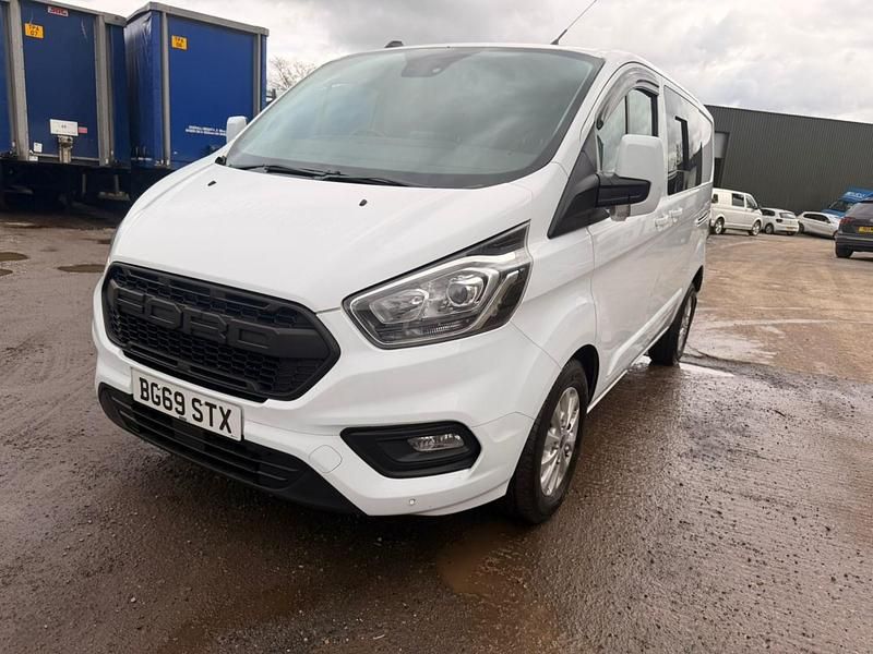 Used Ford Transit Custom Limited 130 HP (95 kW) 2020 White Van