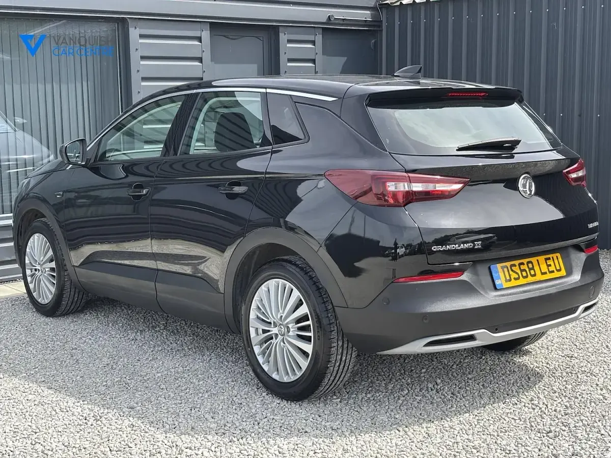 Used Vauxhall Grandland X S 130 HP (95 kW) 2018 Black SUV
