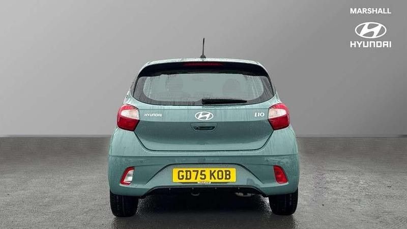 New Hyundai i10 Advanced 63 HP (46 kW) 2025 Mangrove green Hatchback