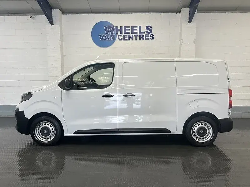 Gebraucht Vauxhall Vivaro S 120 PS (88 kW) 2024 Weiß Van / Kleinbus