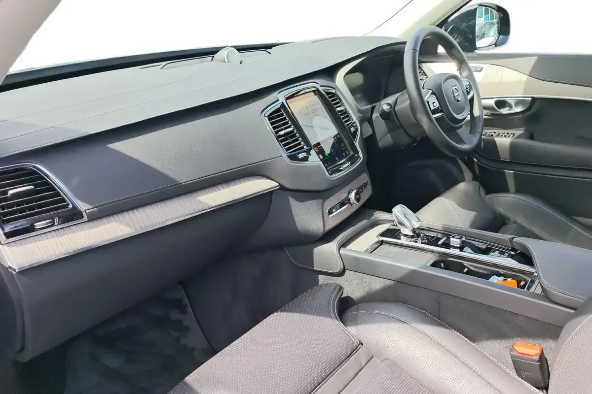 Used Volvo XC90 Ultimate 300 HP (220 kW) 2023 Black SUV