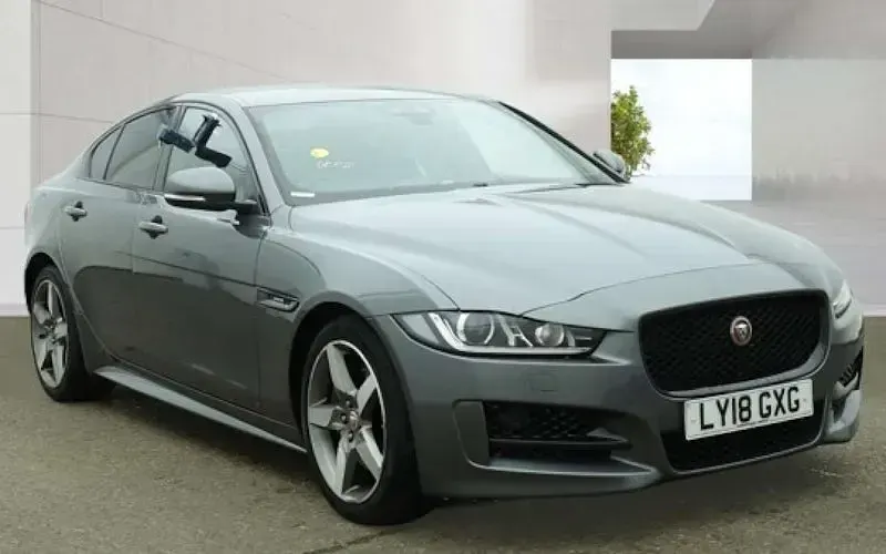 Used Jaguar XE Ingenium 200 HP (147 kW) 2019 Sedan