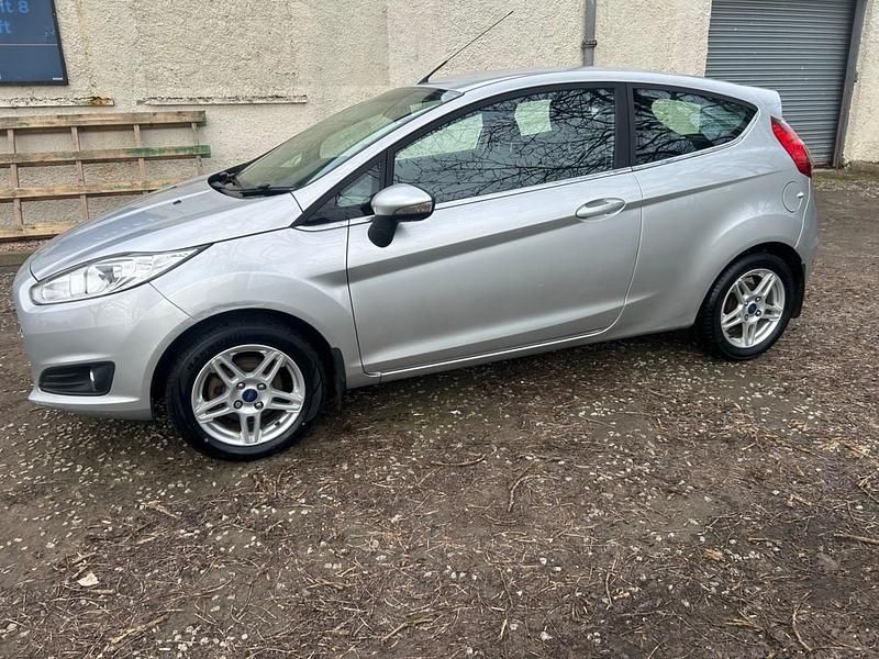 Used Ford Fiesta Zetec 82 HP (60 kW) 2013 Silver Hatchback