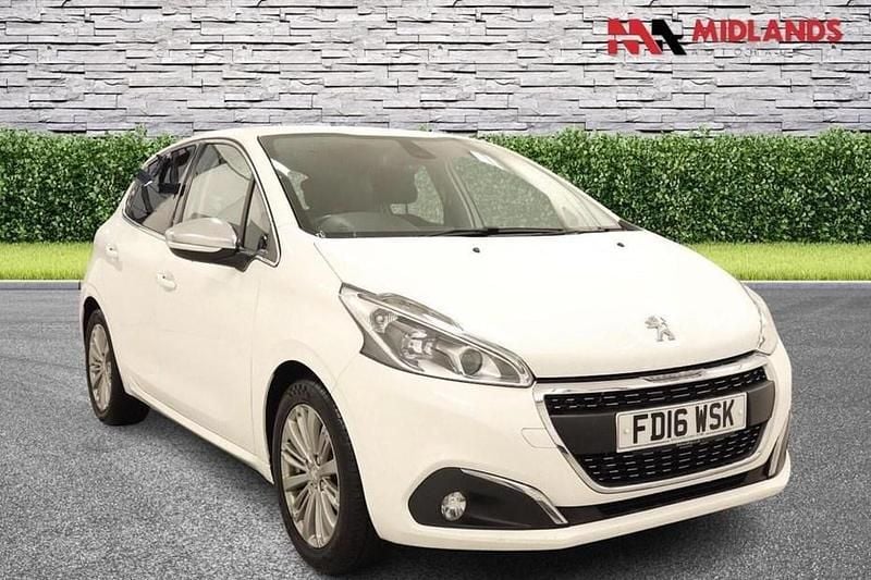 Used Peugeot 208 Allure 2016 White Hatchback