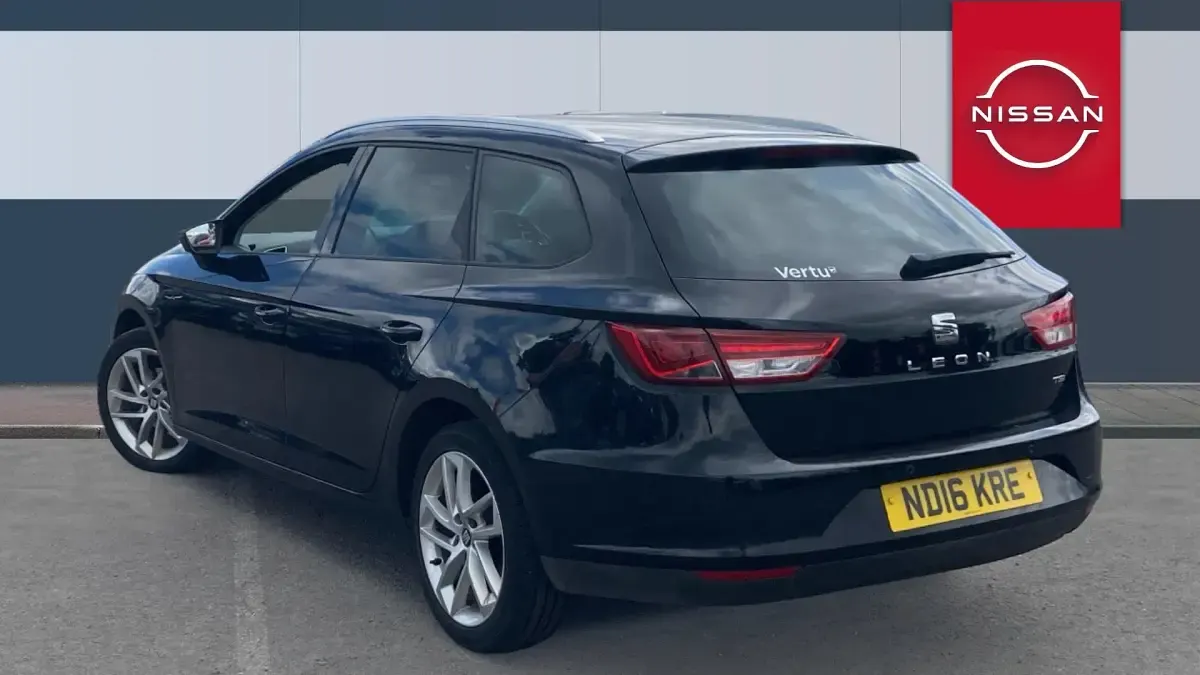Used Seat Leon SE Dynamic 115 HP (84 kW) 2016 Black Hatchback