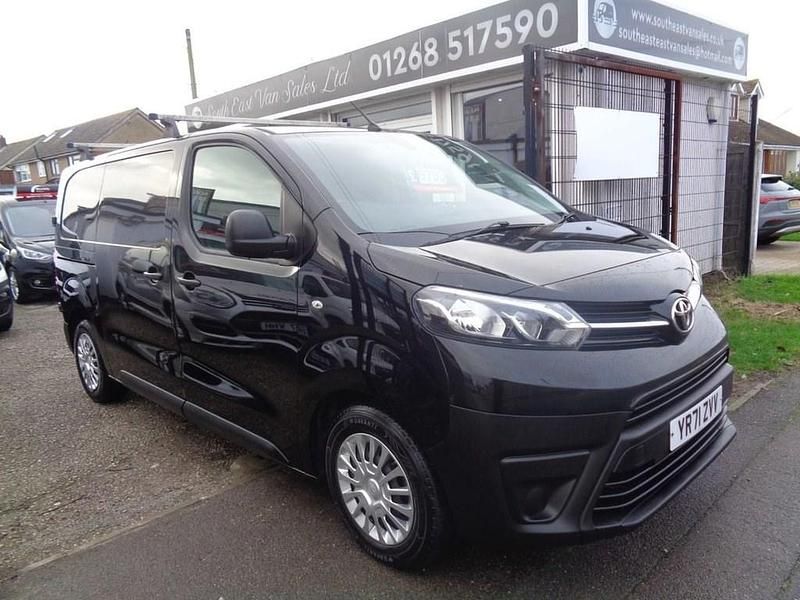 Used Toyota Proace 120 HP (88 kW) 2021 Black MPV
