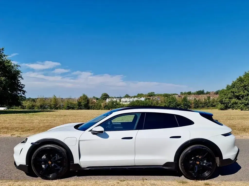 Used Porsche Taycan 350 kW (476 HP) 2023 White Estate