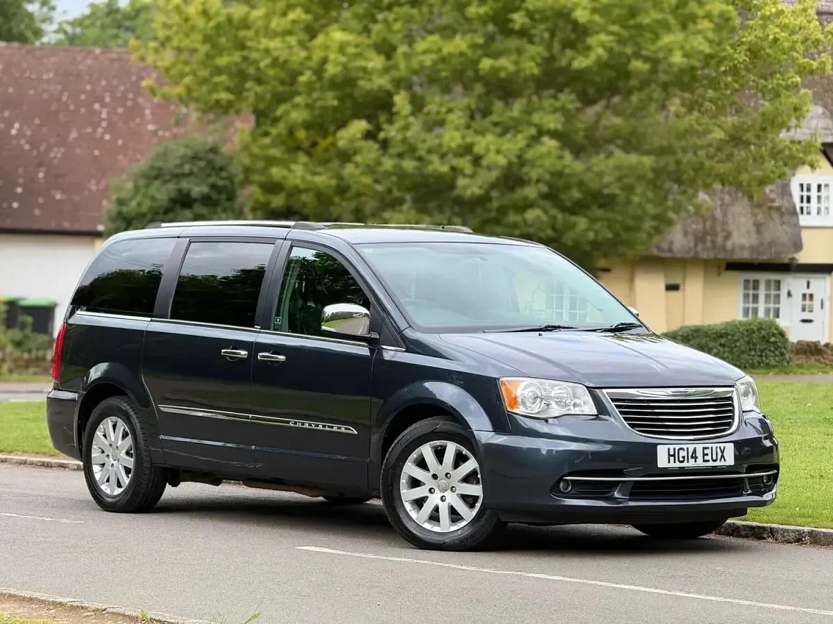 Used Chrysler Grand Voyager Limited 2014 Grey MPV