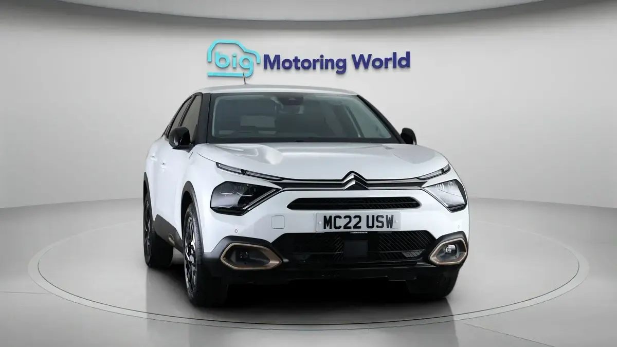 Used Citroën C4 PureTech 130 HP (95 kW) 2022 White Hatchback