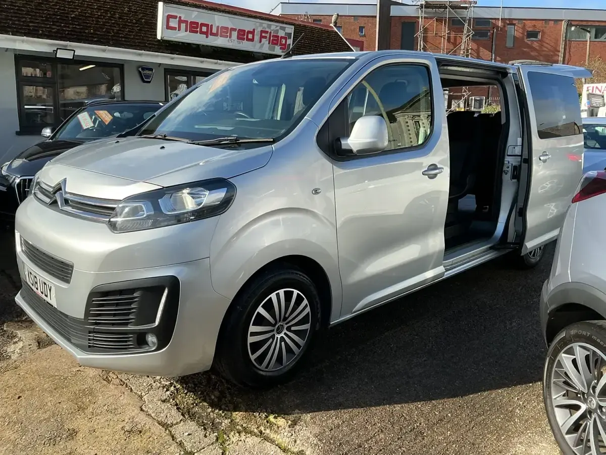 Usado Citroën Spacetourer Business Class 115 CV (84 kW) 2018 Plateado Monovolumen