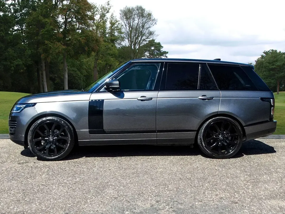 Used Land Rover Range Rover Vogue SE 275 HP (202 kW) 2020 Grey SUV