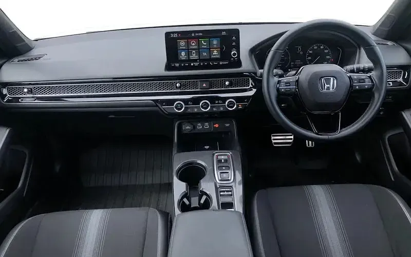 Used Honda Civic Sport 143 HP (105 kW) 2024 White Hatchback