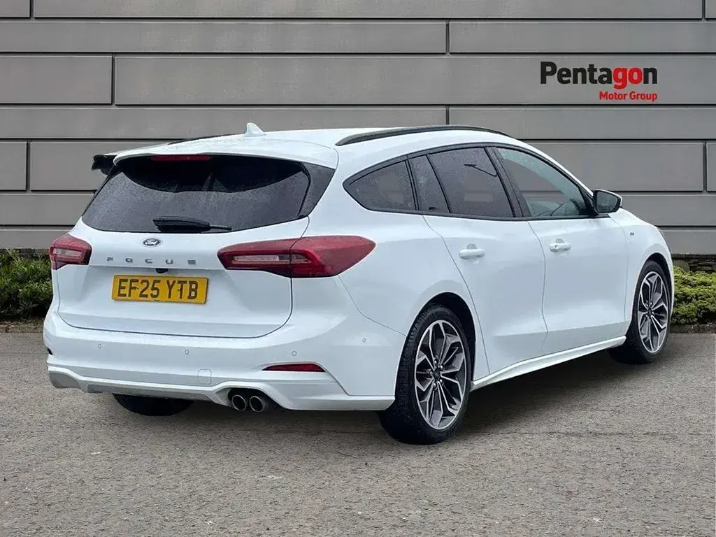 Używany Ford Focus ST-Line X 153 KM (112 kW) 2025 Biały Kombi