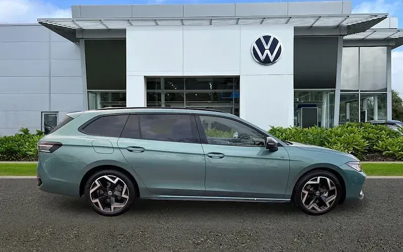 Used VW Passat R-line 150 HP (110 kW) 2026 Estate