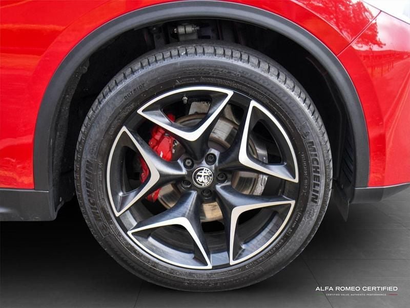 Used Alfa Romeo Stelvio Ti 276 HP (202 kW) 2019 Red SUV