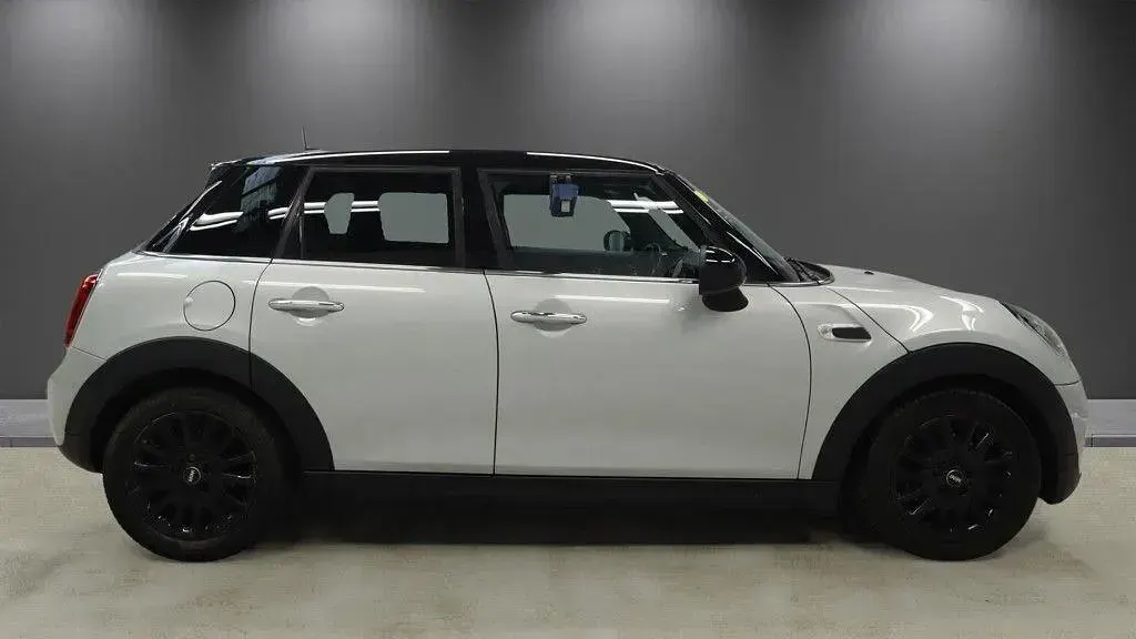 Used Mini Cooper Hatch 136 HP (100 kW) 2018 Silver Hatchback