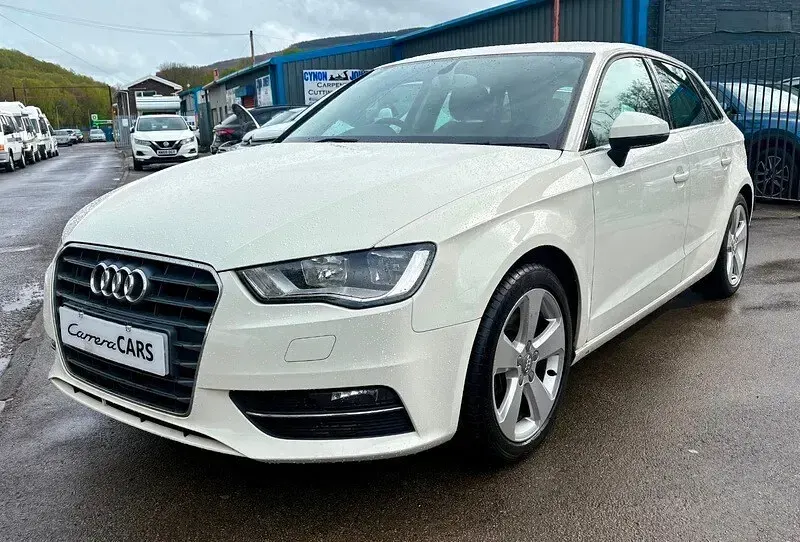 Used Audi A3 Sport 180 HP (132 kW) 2013 White Hatchback