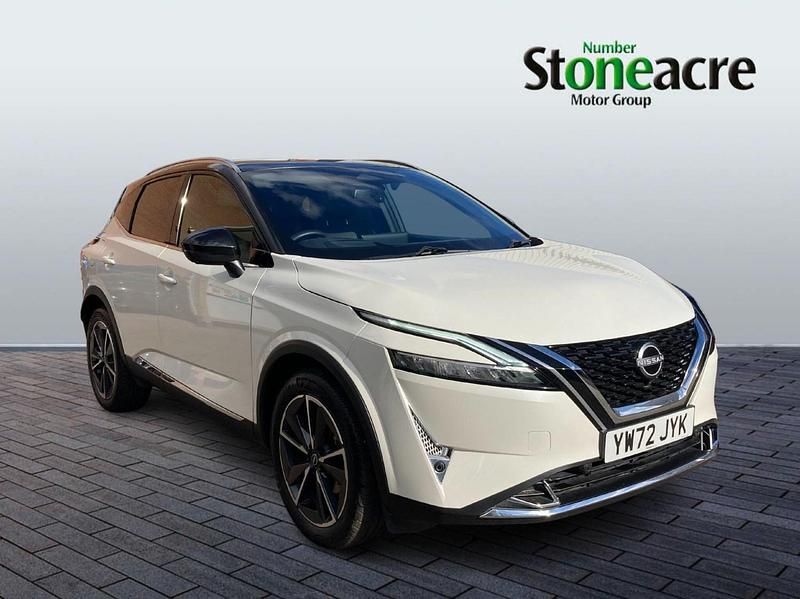 White Used 2022 Nissan Qashqai Tekna SUV | £18,470 (Fair price) - Image 1/4