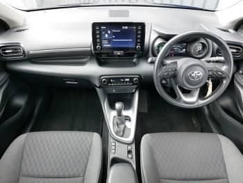 Used Toyota Yaris Hybrid Design 116 HP (85 kW) 2023 Blue Hatchback