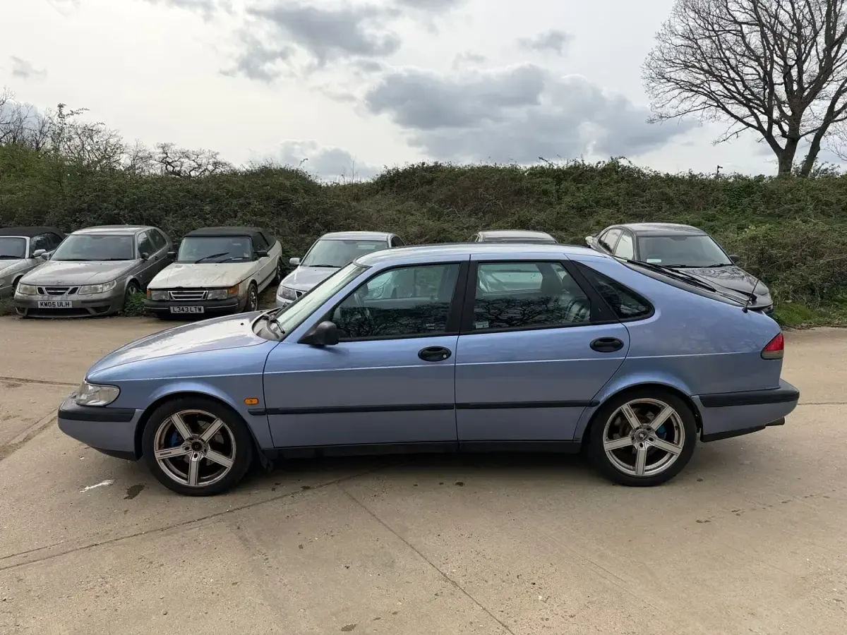 Used Saab 900 1997 Blue Hatchback