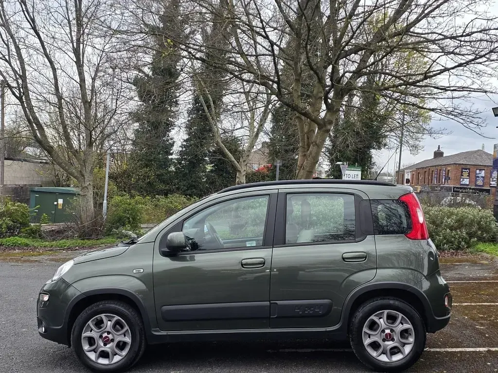 Usado Fiat Panda 75 HP (55 kW) 2013 Verde Citadino