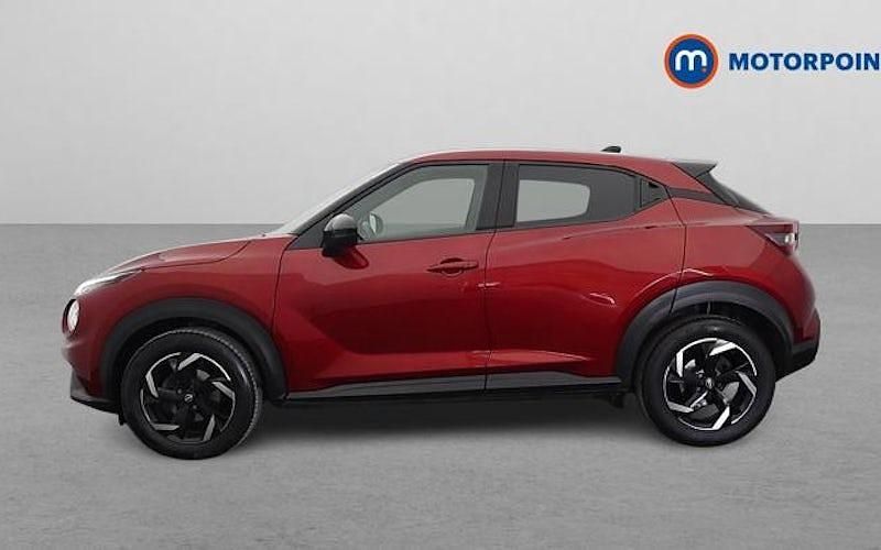 Used Nissan Juke N-Connecta 114 HP (83 kW) 2023 Red SUV