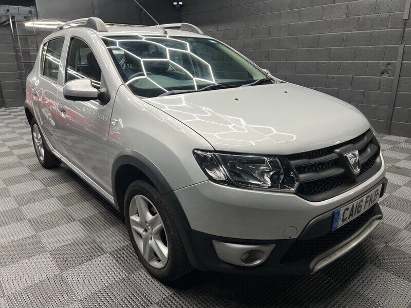 Silver Used 2016 Dacia Sandero Ambiance Hatchback | £4,995 (Fair price) - Image 1/4