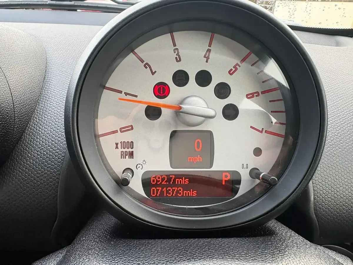 Used Mini Cooper D 112 HP (82 kW) 2014 White Hatchback