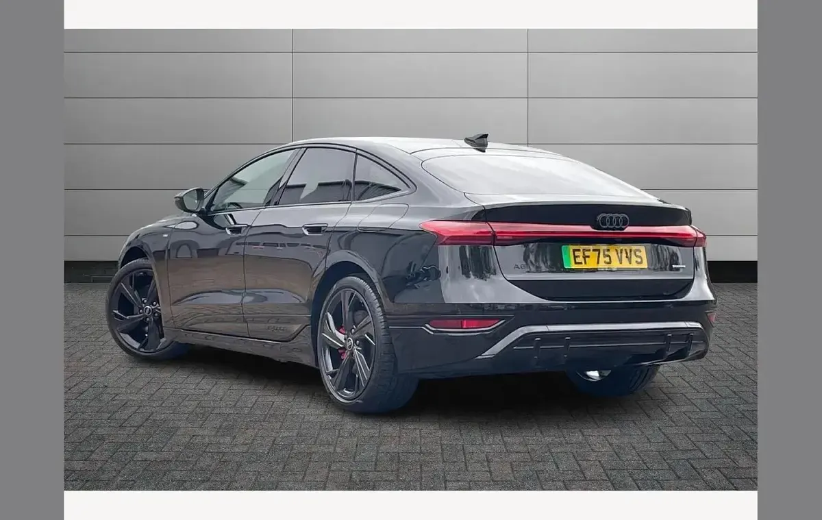 Usado Audi A6 e-tron Comfort 310 kW (422 CV) 2026 Negro Utilitario