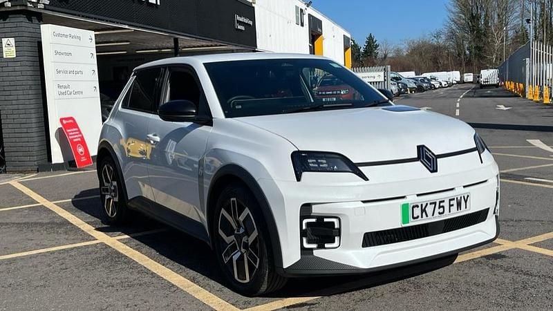 New Renault R5 Komfort 110 kW (150 HP) 2025 Special metallic  arctic white  Hatchback