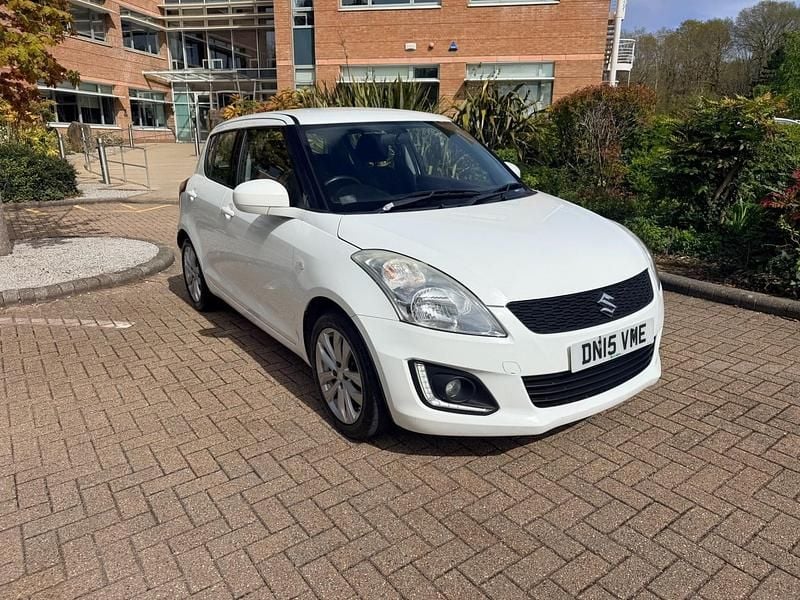 Used Suzuki Swift SZ3 94 HP (69 kW) 2015 White Hatchback