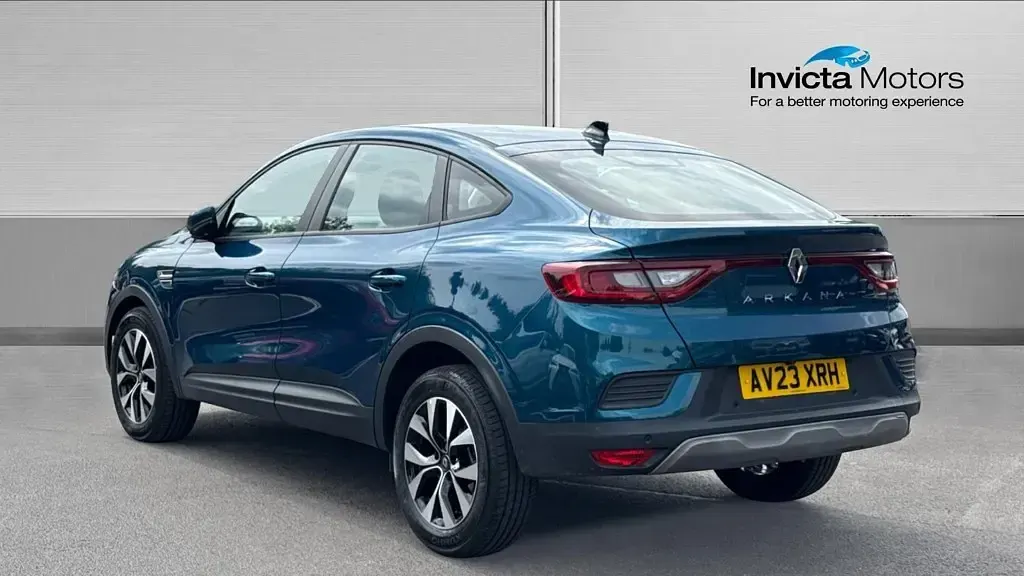 Used Renault Arkana Evolution 138 HP (101 kW) 2023 Zanzibar blue SUV