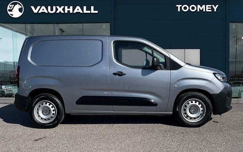 Used Vauxhall Combo 100 kW (136 HP) 2025 MPV