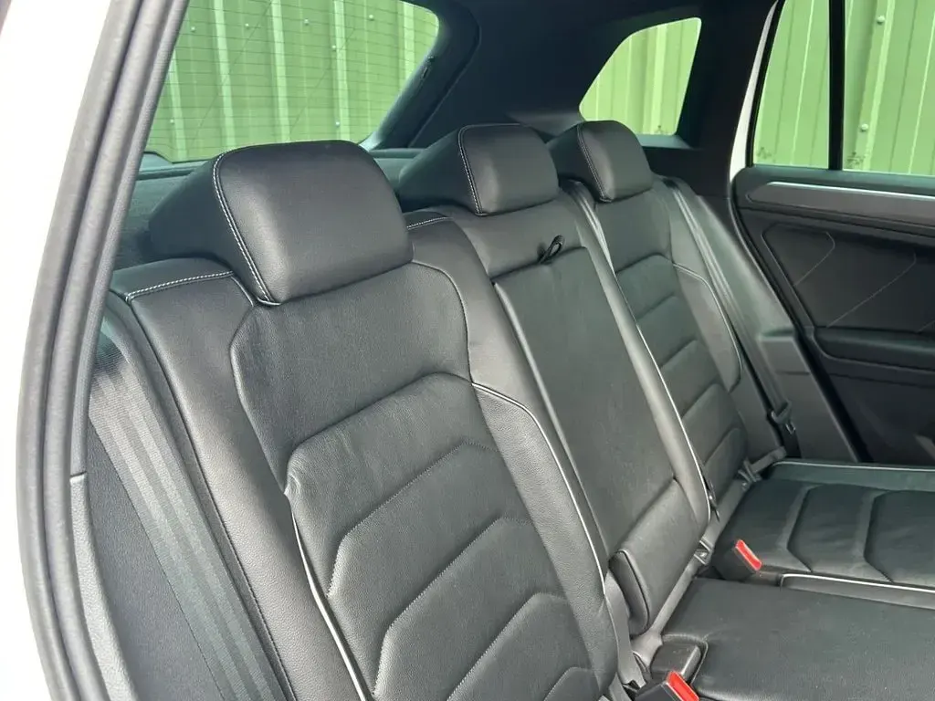 Używany VW Tiguan R-line 150 KM (110 kW) 2020 Biały SUV