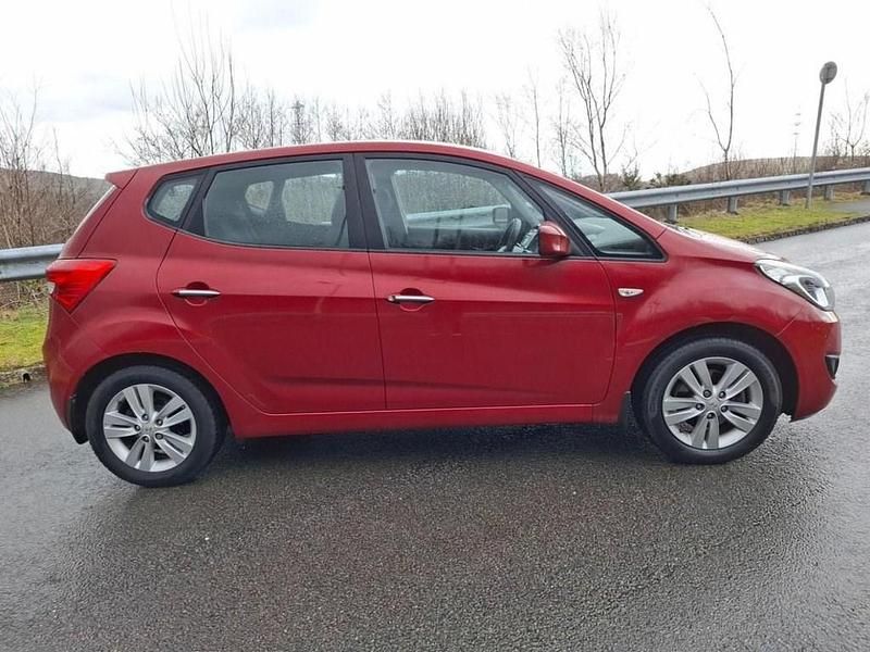 Used Hyundai ix20 Active 90 HP (66 kW) 2011 Red Hatchback