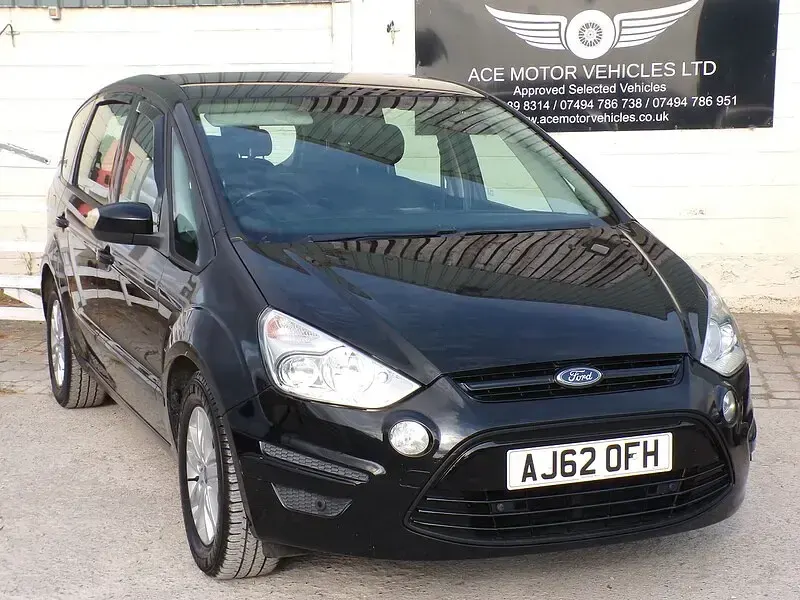 Used Ford S-MAX Zetec 140 HP (102 kW) 2012 Black MPV